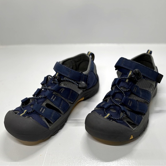 Kids Keen Navy/Black/yellow Water Shoes size 4 - Picture 1 of 7